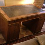 329 5627 WRITING DESK